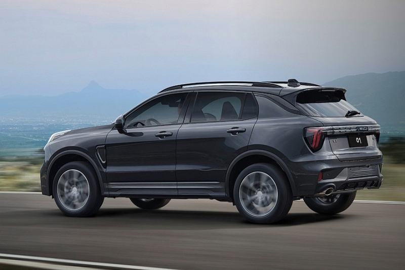 Обновлённый кроссовер Lynk & Co 01: теперь с салоном, как у евроверсии