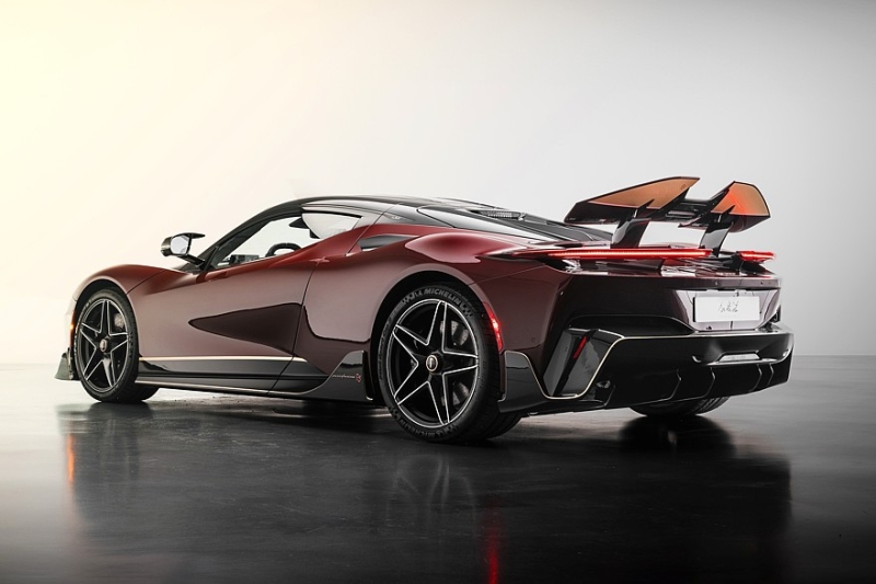 Pininfarina завершает производство суперкара Battista спецверсией Novantacinque