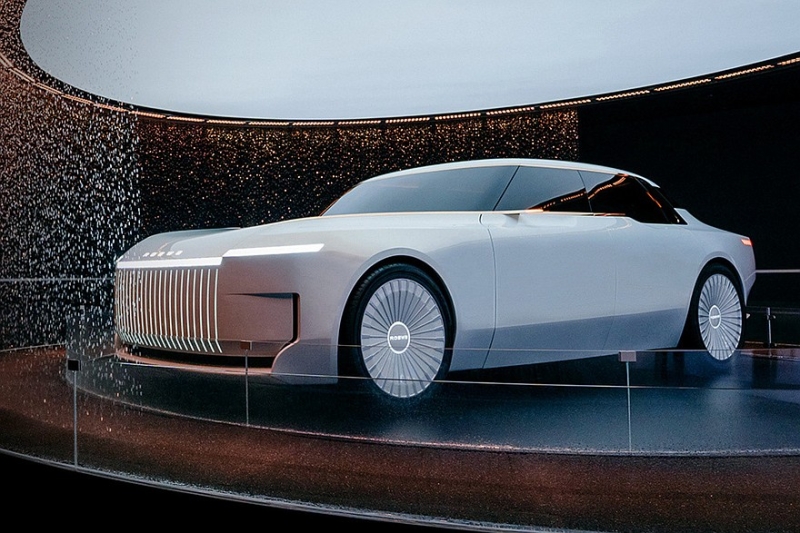 Показан большой седан Roewe M7 DMH в новом стиле от бывшего дизайнера BMW и Volkswagen