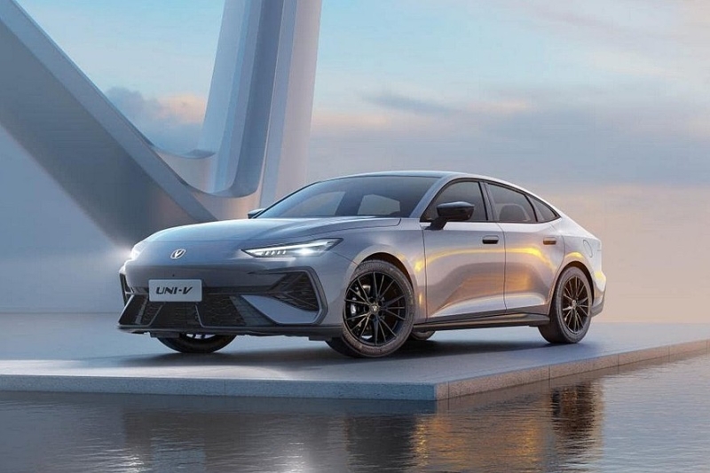 Показан Changan Uni-V с новым дизайном: лифтбек объявлен следующим поколением