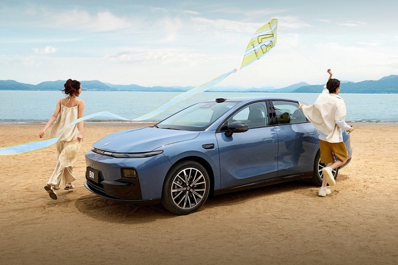 Седан B01 от марки Leapmotor, продвигаемой Stellantis, предложен с привлекательными ценами