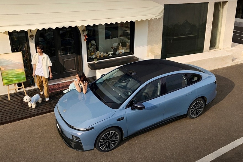 Седан B01 от марки Leapmotor, продвигаемой Stellantis, предложен с привлекательными ценами