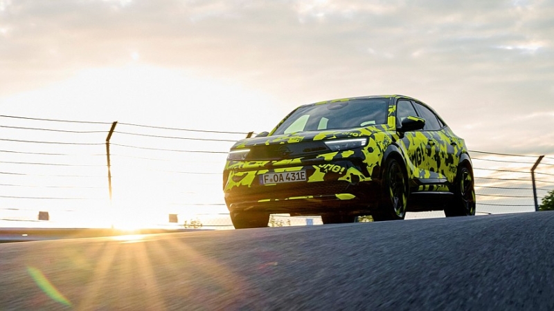 То же яйцо, только в профиль: Opel официально анонсировал спортивный Mokka GSE