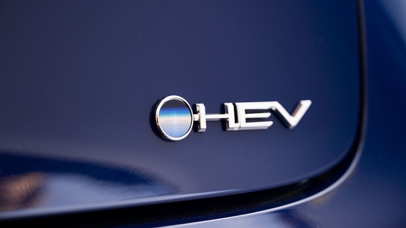 Toyota Prius отмечает четверть века в США повышением цен и тёмной версией