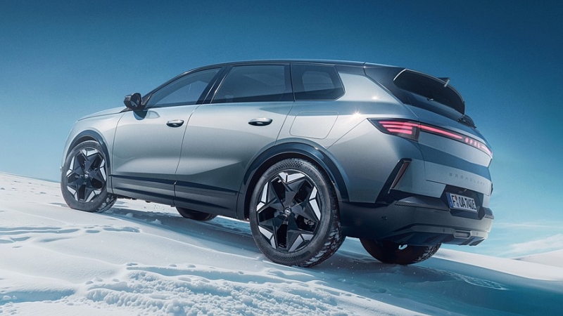 У кроссовера Opel Grandland появилась полноприводная версия