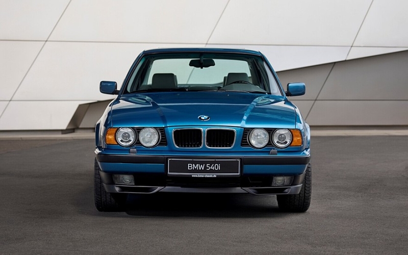 В память о былой изящности: BMW посвятила спецверсию новой «пятёрки» поколению E34