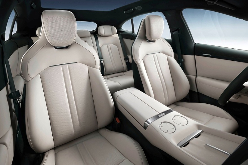 Xiaomi YU7 выходит на рынок в трёх версия и по более доступным, чем ожидалось, ценам