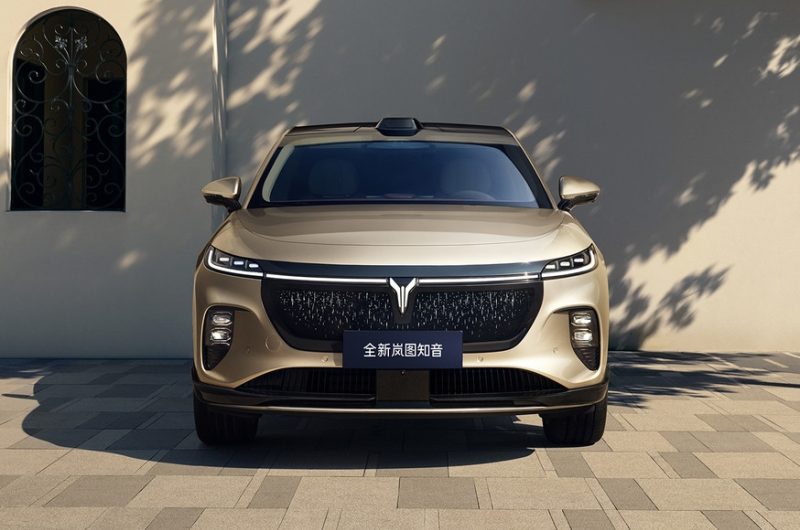 «Бюджетный» кроссовер Voyah Courage показал новый интерьер