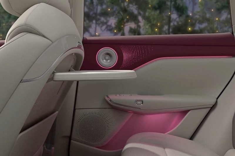 «Бюджетный» кроссовер Voyah Courage показал новый интерьер