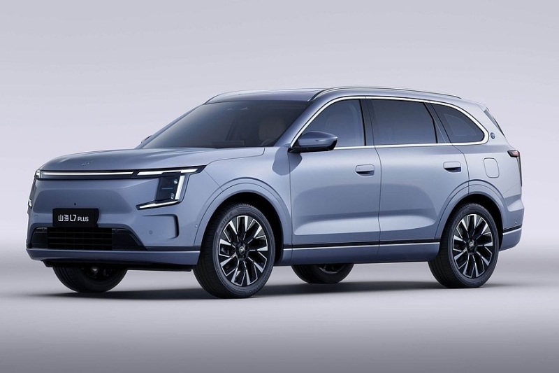 Большой кроссовер Jetour Shanhai L7 Plus готовится к старту продаж: показан интерьер