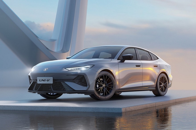 Changan Uni-V с новым дизайном готовится к старту продаж