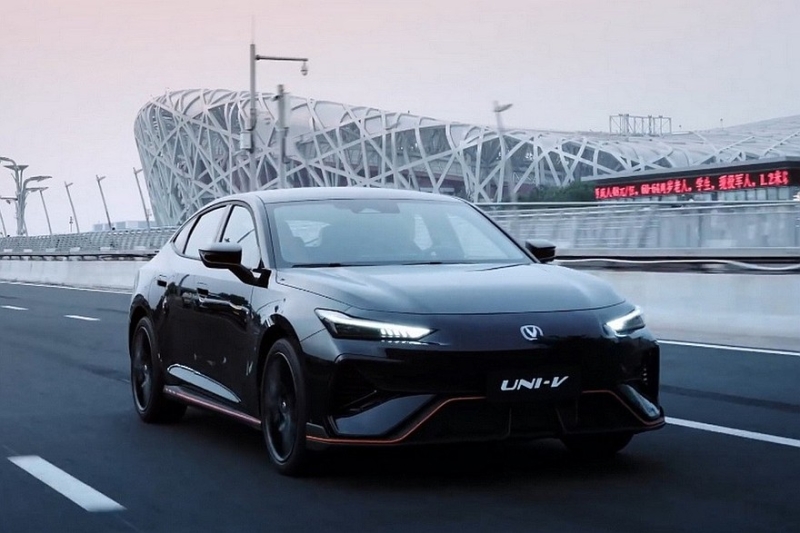 Changan Uni-V с новым дизайном готовится к старту продаж