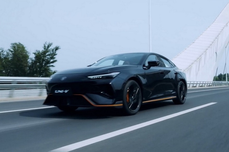 Changan Uni-V с новым дизайном готовится к старту продаж