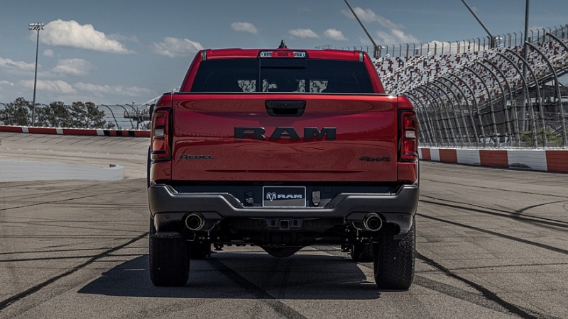 Дождались: дилеры за один день собрали более 10 000 предзаказов на Ram 1500 c Hemi V8