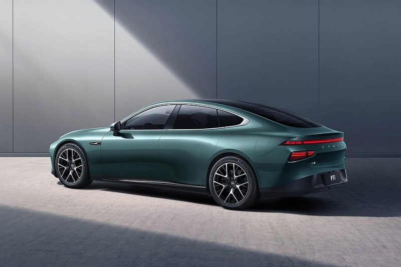 Эффектный Xpeng P7 нового поколения готов к премьере: лифтбек вместо седана