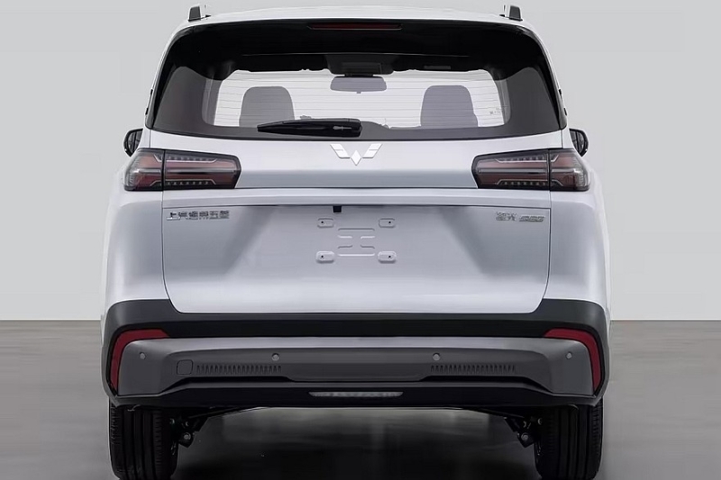 GM и SAIC готовят к премьере кроссовер Wuling Starlight 560: ждём новинку от Chevrolet?