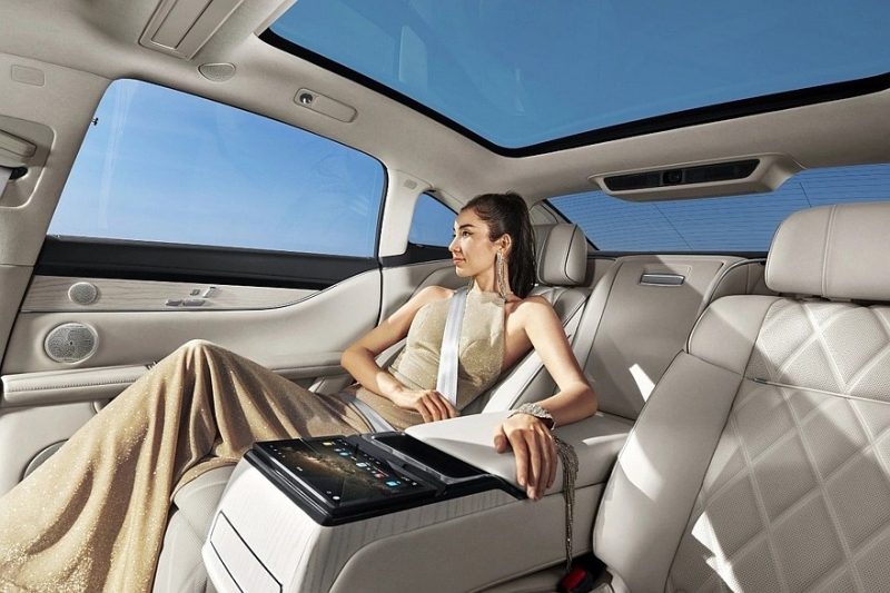 Huawei расширяет автобизнес: показаны универсал Stelato и первенец совместного бренда с SAIC