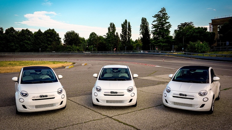 Итальянцы показали новый бензиновый Fiat 500 со старым мотором