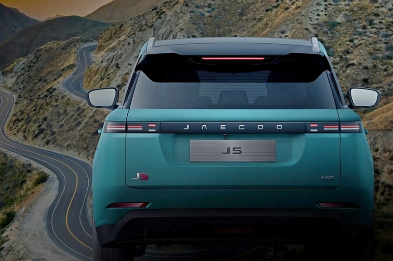 Jaecoo J5 скоро «зашагает» по миру: кроссовер доберётся и до России