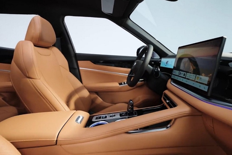 Кроссовер Geely Cityray преобразился снаружи и внутри