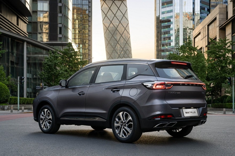 Кроссовер Omoda C7, который недавно стартовал в РФ, превратился в новый Chery Tiggo 7 Plus