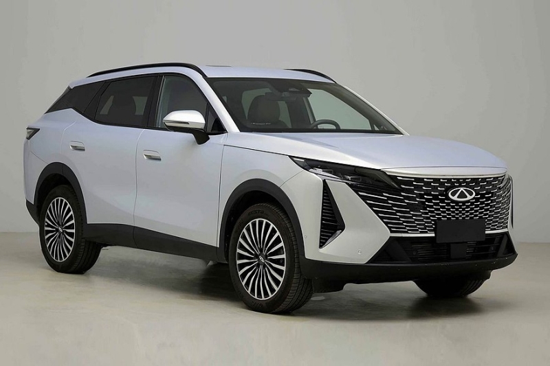 Кроссовер Omoda C7, который недавно стартовал в РФ, превратился в новый Chery Tiggo 7 Plus