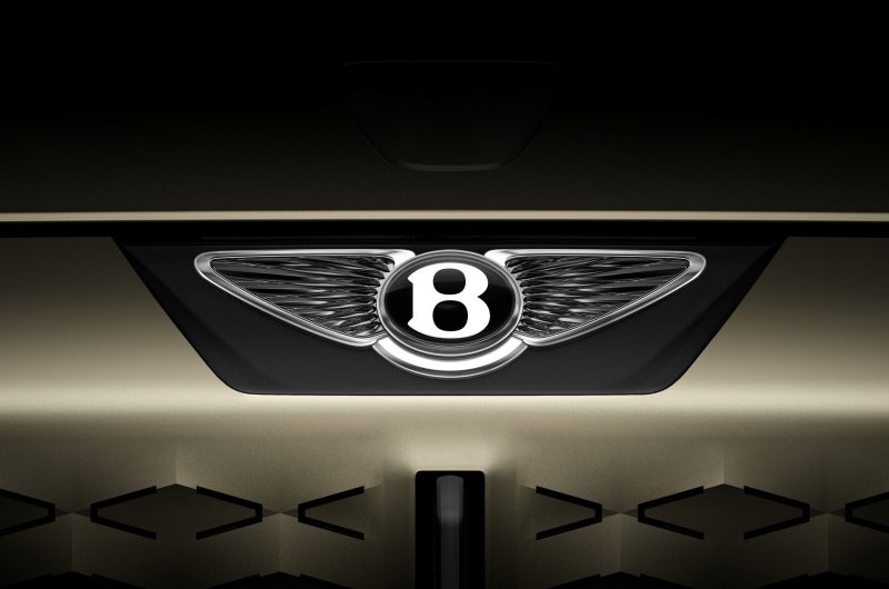 Крылья без бороды: Bentley показала новую эмблему перед дебютом эпохальной новинки