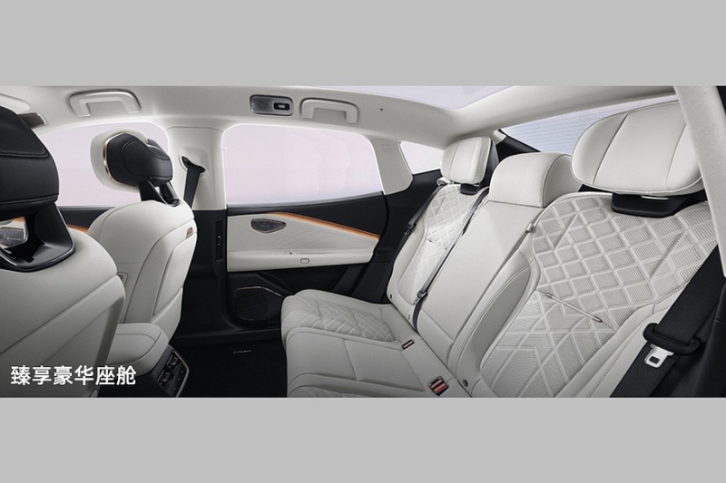 Lynk & Co 10 EM-P готовится к старту продаж: седан предложат со стандартным полным приводом