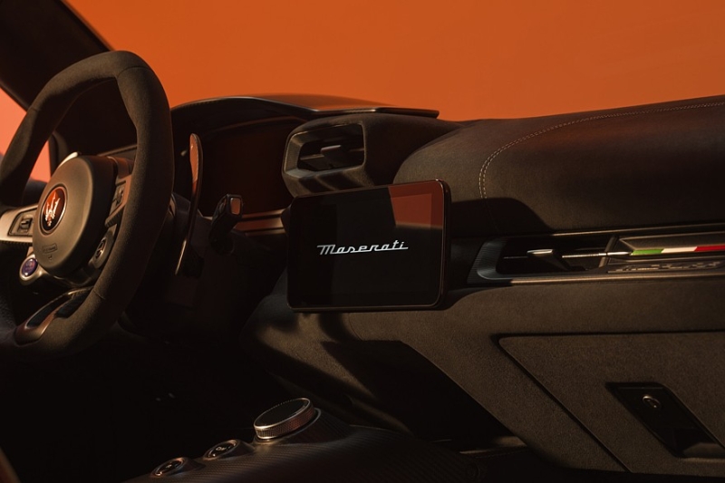 Maserati MCPura: роль нового суперкара исполнил MC20 с поправками во внешности и салоне