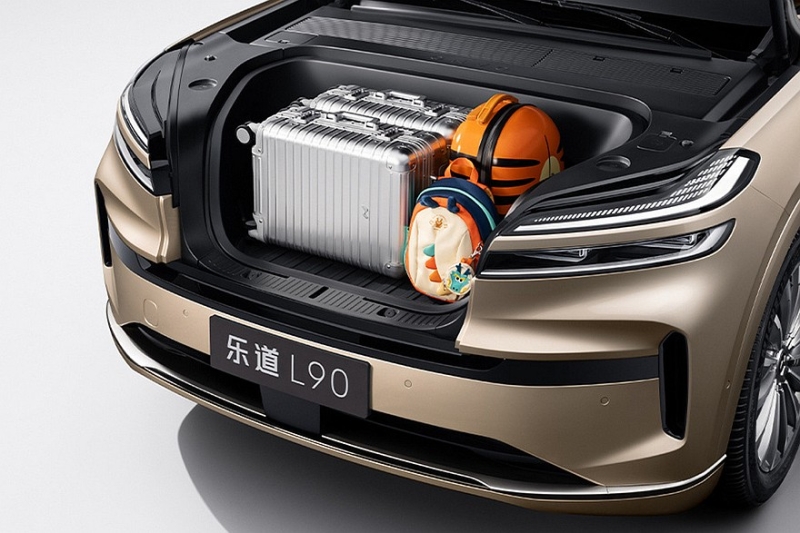 Nio готовится вывести на рынок большой кроссовер Onvo L90: рассекречен интерьер