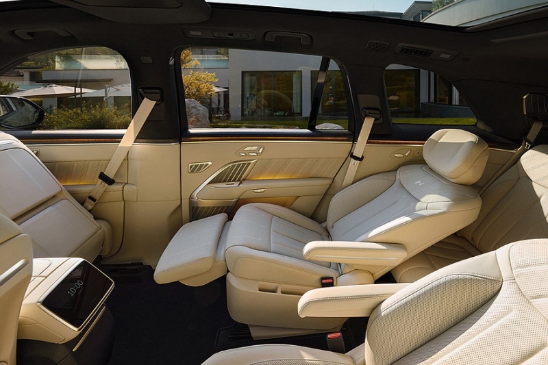 Nio готовится вывести на рынок большой кроссовер Onvo L90: рассекречен интерьер