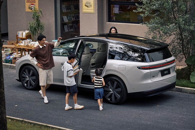 Новый кроссовер Li i8 готовится к старту продаж: рассекречен интерьер