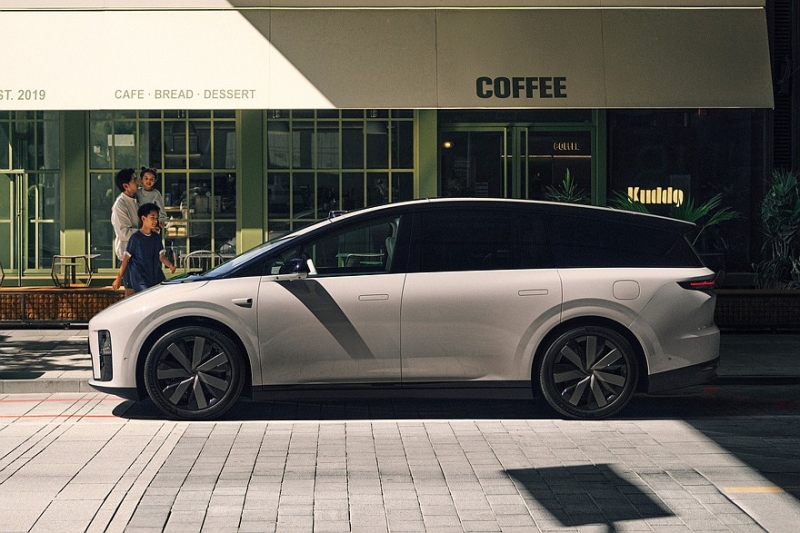 Новый кроссовер Li i8 готовится к старту продаж: рассекречен интерьер