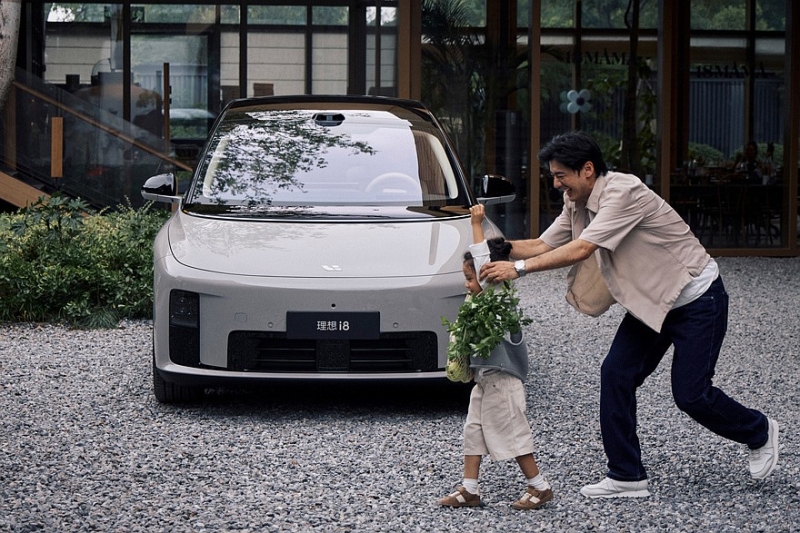 Новый кроссовер Li i8 готовится к старту продаж: рассекречен интерьер