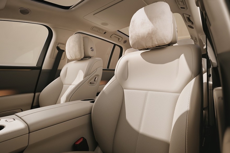 Новый кроссовер Li i8 готовится к старту продаж: рассекречен интерьер