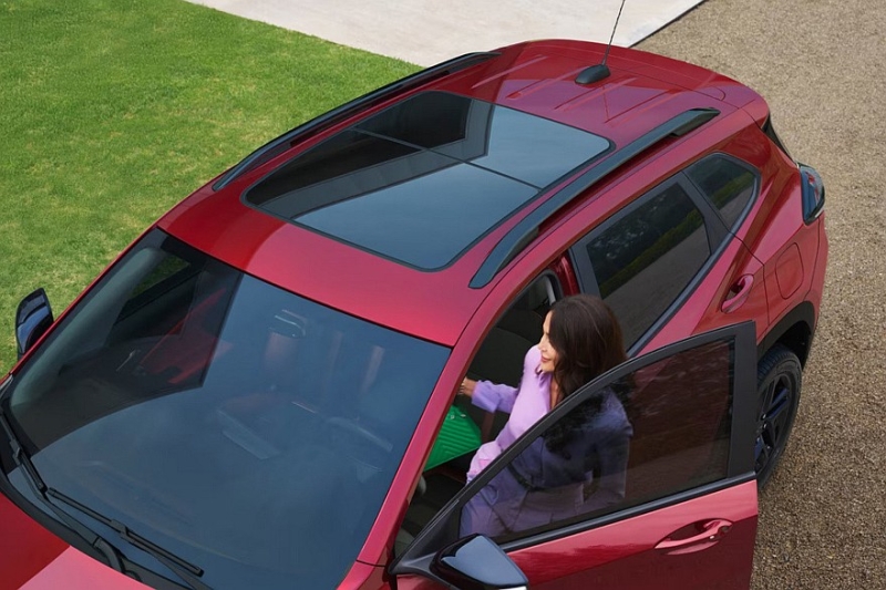 Обновлённый Chevrolet Tracker выходит на рынок: модный дизайн и два мотора