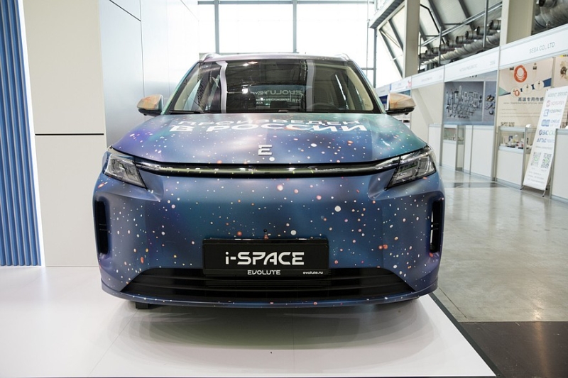 Обновлённый кроссовер Evolute i-Space скоро стартует в России: подробности