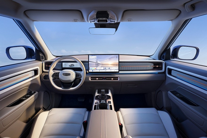 Обновлённый кроссовер Geely Icon: привычные ручки, раздельные экраны и скидки