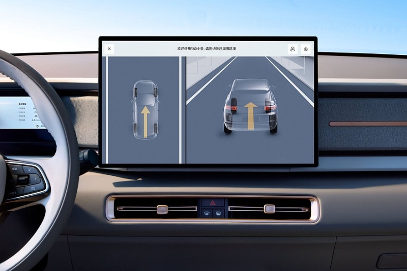 Обновлённый кроссовер Geely Icon: привычные ручки, раздельные экраны и скидки