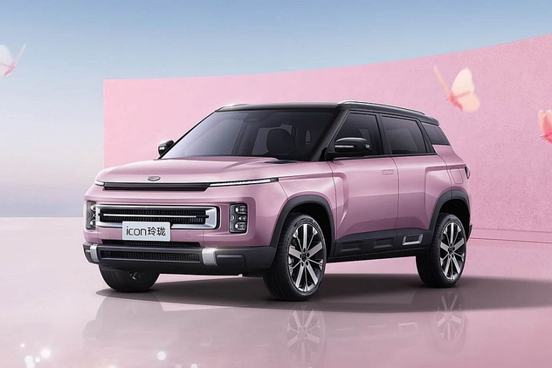 Обновлённый кроссовер Geely Icon: привычные ручки, раздельные экраны и скидки