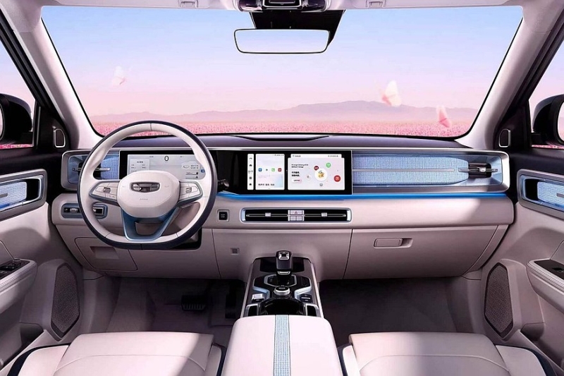 Обновлённый кроссовер Geely Icon: привычные ручки, раздельные экраны и скидки