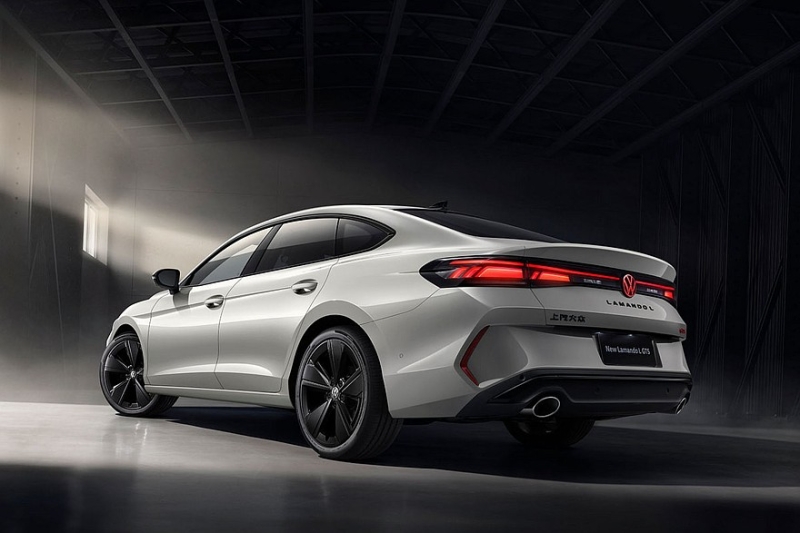 Обновлённый лифтбек Volkswagen Lamando L: раздельные экраны, более мощный мотор и GTS-версия