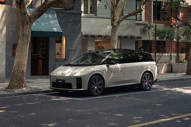 Полноприводный кроссовер Li i8 выходит на рынок: богатые комплектации, вдвое дешевле Model X