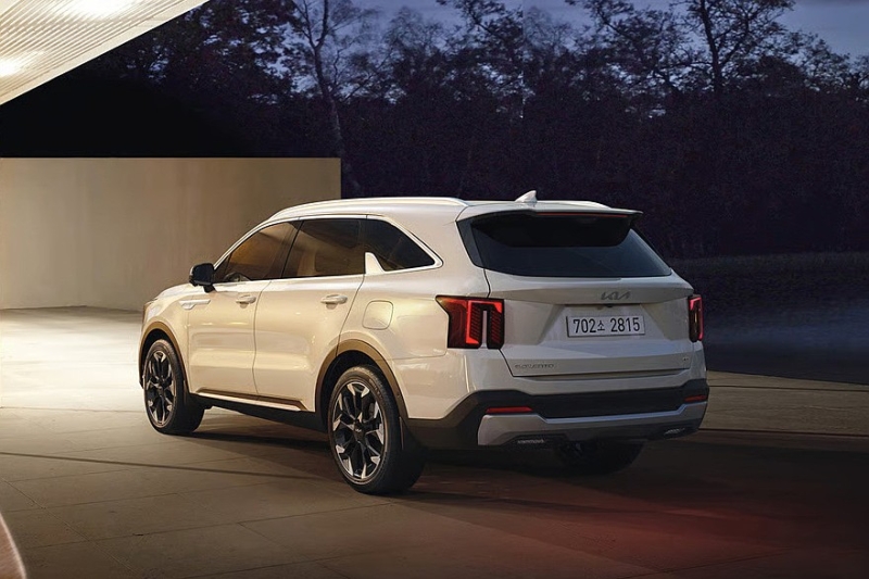 Популярный кроссовер Kia Sorento получил порцию обновок