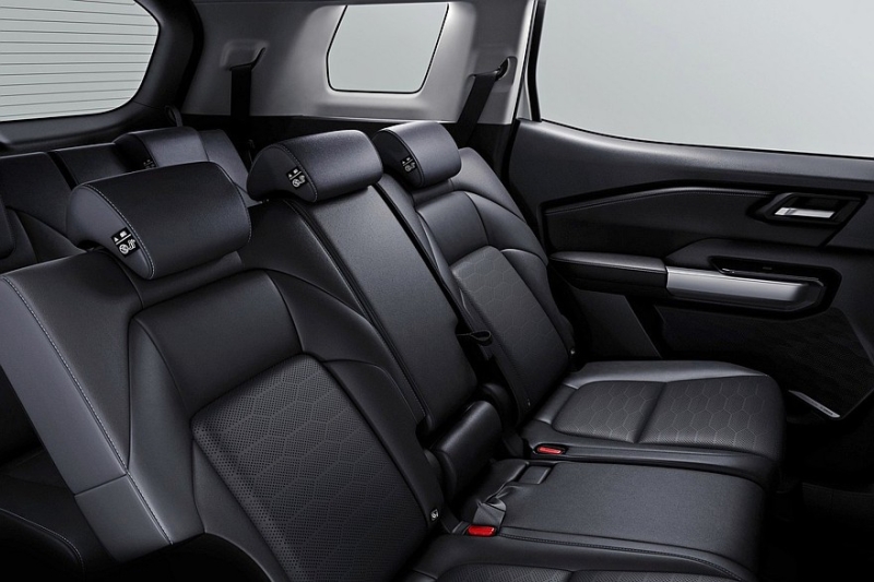 Представлен кроссовер Mitsubishi Destinator для небогатых рынков: семь мест и турбомотор