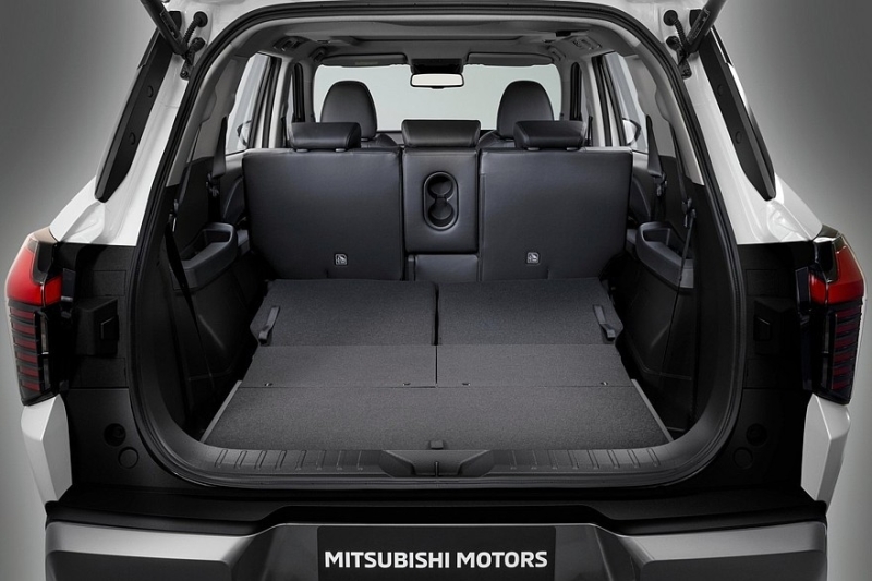 Представлен кроссовер Mitsubishi Destinator для небогатых рынков: семь мест и турбомотор