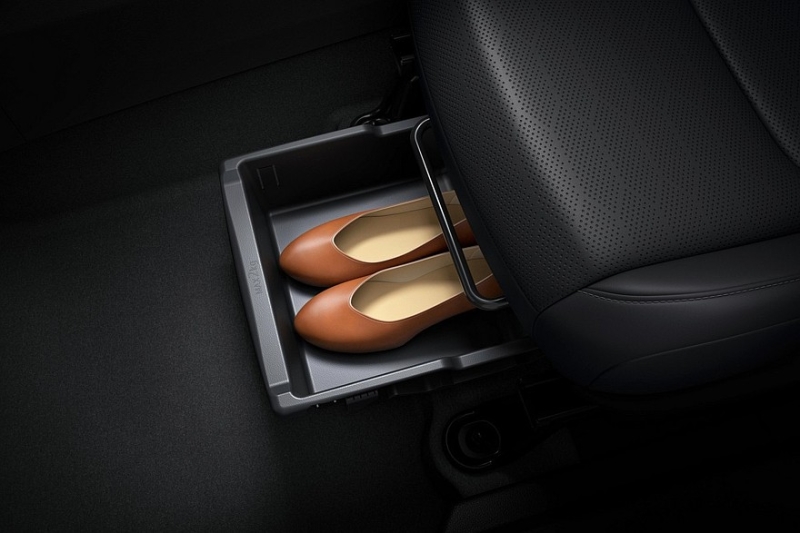 Представлен кроссовер Mitsubishi Destinator для небогатых рынков: семь мест и турбомотор