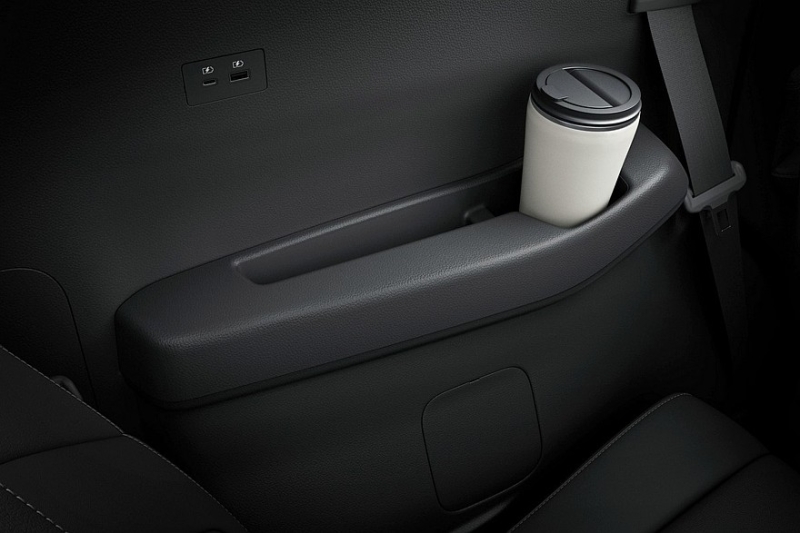 Представлен кроссовер Mitsubishi Destinator для небогатых рынков: семь мест и турбомотор