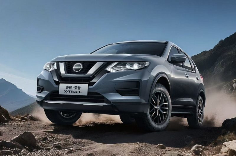 Предыдущему Nissan X-Trail продлили конвейерную жизнь: кроссовер получил новый салон