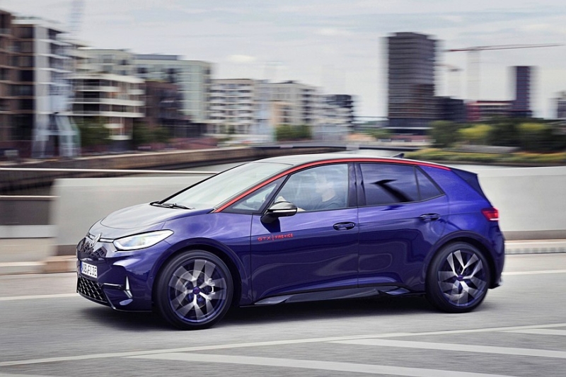 Привет из лихих 90-х: Volkswagen ID.3 GTX в спецверсии Fire+Ice стал серийным